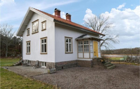 Nice home in Hamburgsund with WiFi and 5 Bedrooms